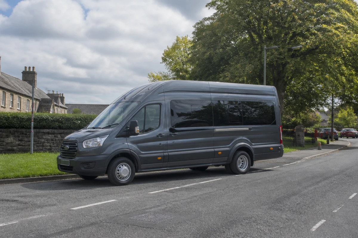 Minibus Hire in Maryhill